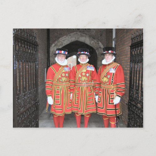 Yeoman warders or Beefeaters at Windsor Castle Postcard