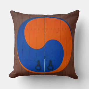 Yin and Yang symbol, South Korea Throw Pillow