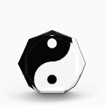 yin yang black white symbol award<br><div class="desc">The zen yin-yang balance sign</div>