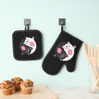 Yin Yang Sleeping Cats In Black And White  Oven Mitt & Pot Holder Set