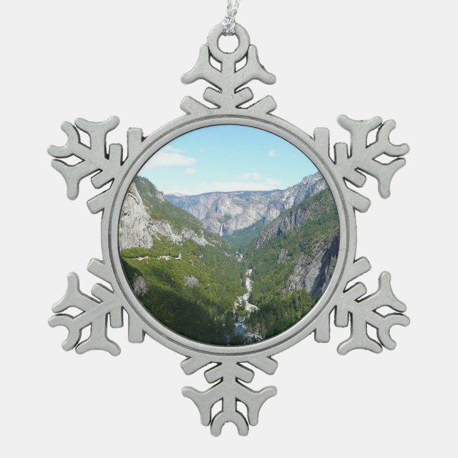 Yosemite Valley in Yosemite National Park Snowflake Pewter Christmas Ornament (Front)