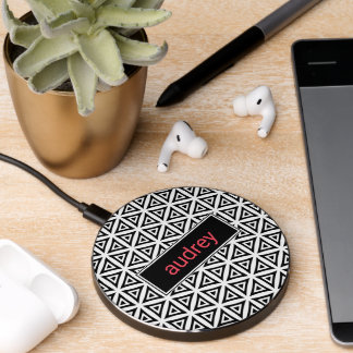 Your Name Crisp Triangular Black and White Pattern Wireless Charger