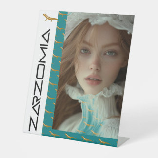 ZARZOMIA PEDESTAL SIGN