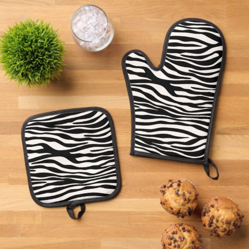 Zebra Print Zebra Stripes Black And White Oven Mitt  Pot Holder Set