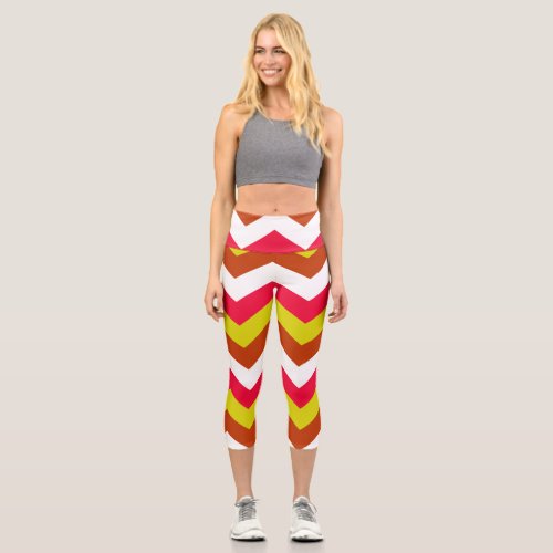 ZIGZAG PATTERN CAPRI LEGGINGS