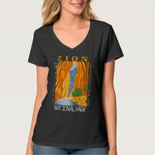 Zion National Park Utah The Narrows Distressed  T_Shirt