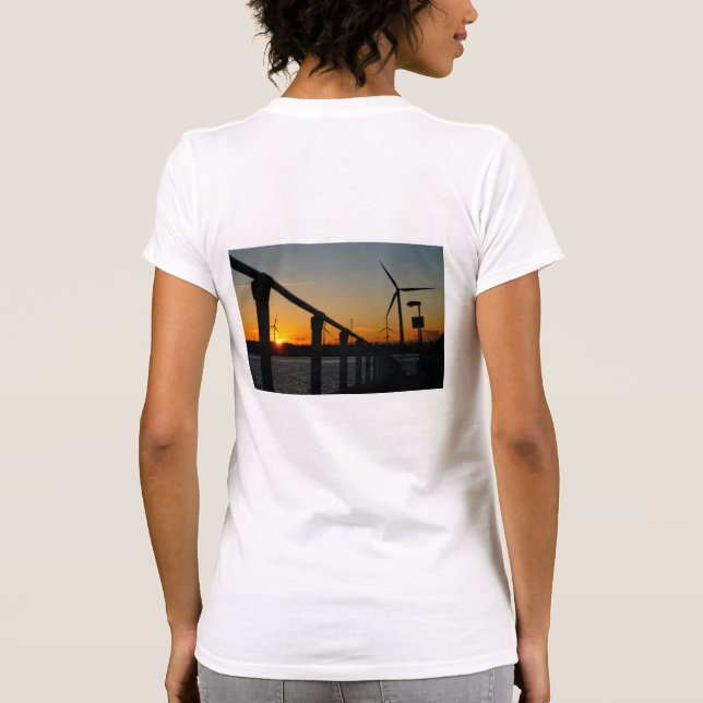 Zonsondergang met windmolen, Rustgevend relaxt. T-Shirt (Back)