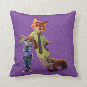 Zootopia   Judy & Nick - Just Chilling! Throw Pillow