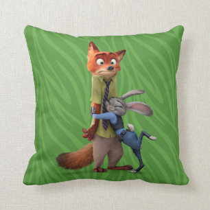 Zootopia   Judy & Nick - Suspect Apprehended! Throw Pillow