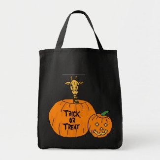 ZZ Halloween Giraffe in a Pumpkin Bag bag